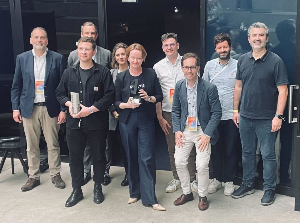 Birdsview team holds contech connect award after winning the competition sponsored by Bouygues Construction, VINCI, Eiffage Construction, Zacua Ventures and International Contech Network
